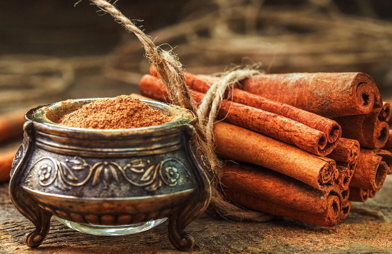 How Does Cinnamon Bark Extract Compare To Cinnamon Oil?